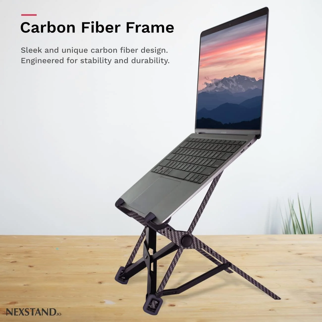 پایه لپ تاپ NEXSTAND K1، نگهدارنده تاشو و قابل حمل فیبر کربنی، دارای ۷ سطح تنظیم ارتفاع، ارگونومیک، مناسب برای میز، مک بوک و نوت بوک