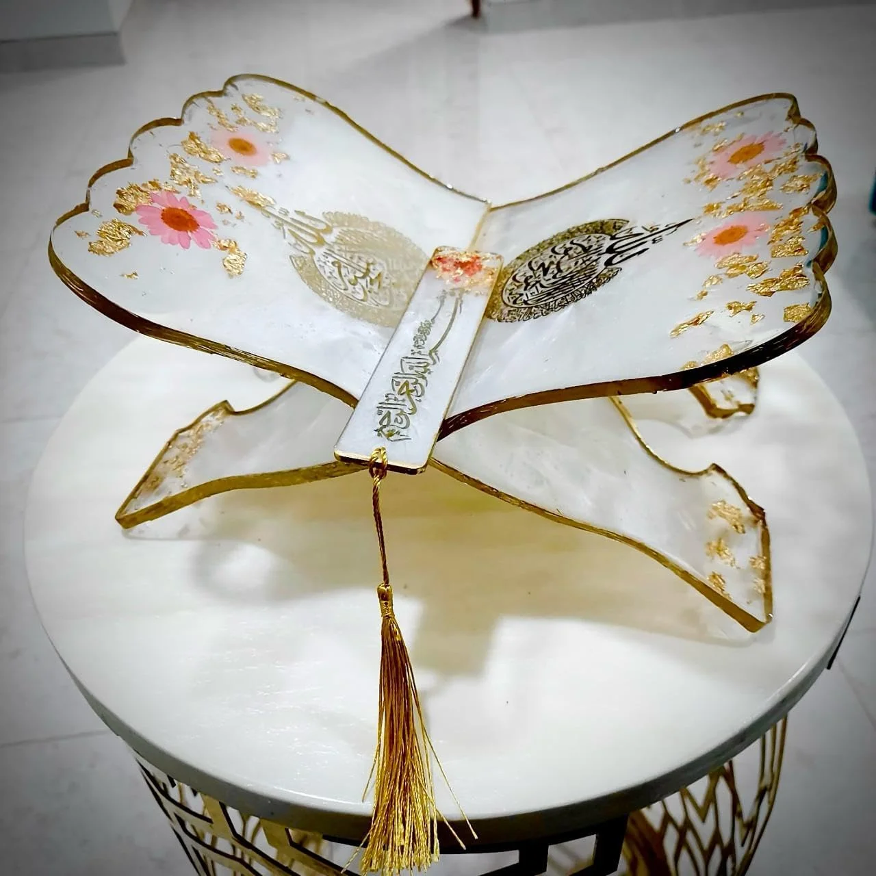 پایه نگهدارنده قرآن رزینی زیبا برای هماهنگی معنوی