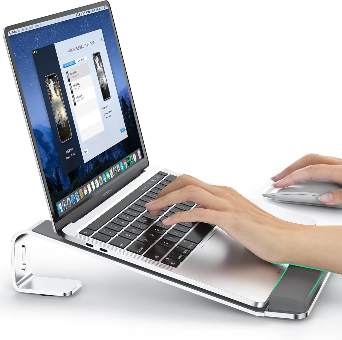 پایه لپ‌تاپ و کامپیوتر رومیزی با استراحتگاه مچ دست، طراحی ارگونومیک، پایه آلومینیومی قابل تنظیم، پایه خنک‌کننده چند منظوره تاشو و سبک وزن - نقره‌ای