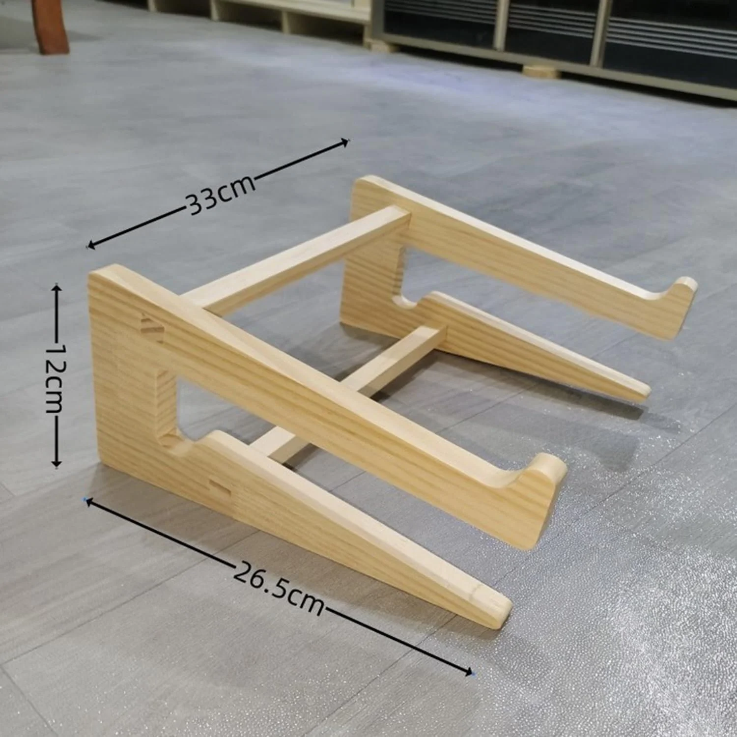 پایه لپ‌تاپ چوبی، ارتقاء دهنده ارگونومیک کامپیوتر با تهویه بهبود یافته، نگهدارنده عمودی رومیزی جهانی مناسب برای مک‌بوک پرو، ایر، دل، اچ‌پی، لنوو (بالای ۱۵ اینچ)