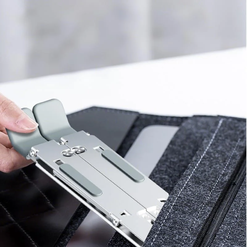 پایه تاشو لپ تاپ آلیاژ آلومینیوم، پایه محکم کامپیوتر نوت بوک برای میز، نگهدارنده قابل تنظیم و قابل حمل ضد لغزش برای لپ تاپ ها و تبلت های 10-15.6 اینچی - نقره ای پایه تاشو لپ تاپ آلیاژ آلومینیوم، پایه محکم کامپیوتر نوت بوک برای میز، نگهدارنده قابل تنظیم و قابل حمل ضد لغزش برای لپ تاپ ها و تبلت های 10-15.6 اینچی - نقره ای