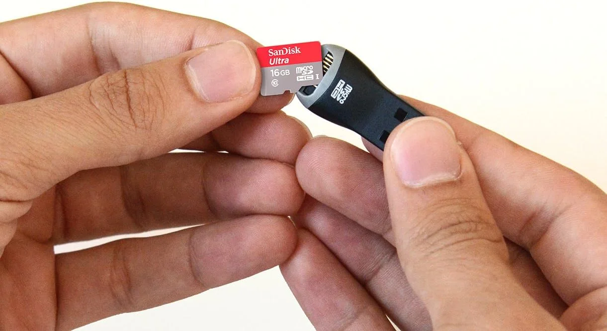 کارت خوان میکرو اس دی USB موبایل میت SanDisk برای تلفن های سازگار با میکرو USB - مشکی (SDDR-121-G35)