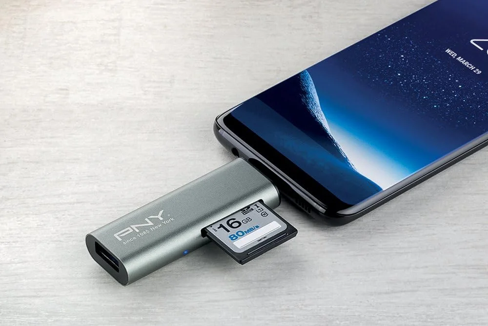 آداپتور کارت خوان USB-C پی ان وای برای کارت SD و MicroSD آداپتور کارت خوان USB-C پی ان وای برای کارت SD و MicroSD