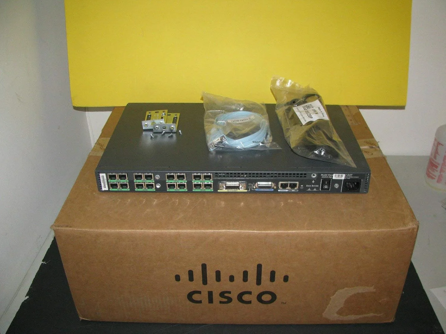 روتر سیسکو AS2511-RJ سری 2500 با 16 پورت آسنکرون (بازسازی شده)