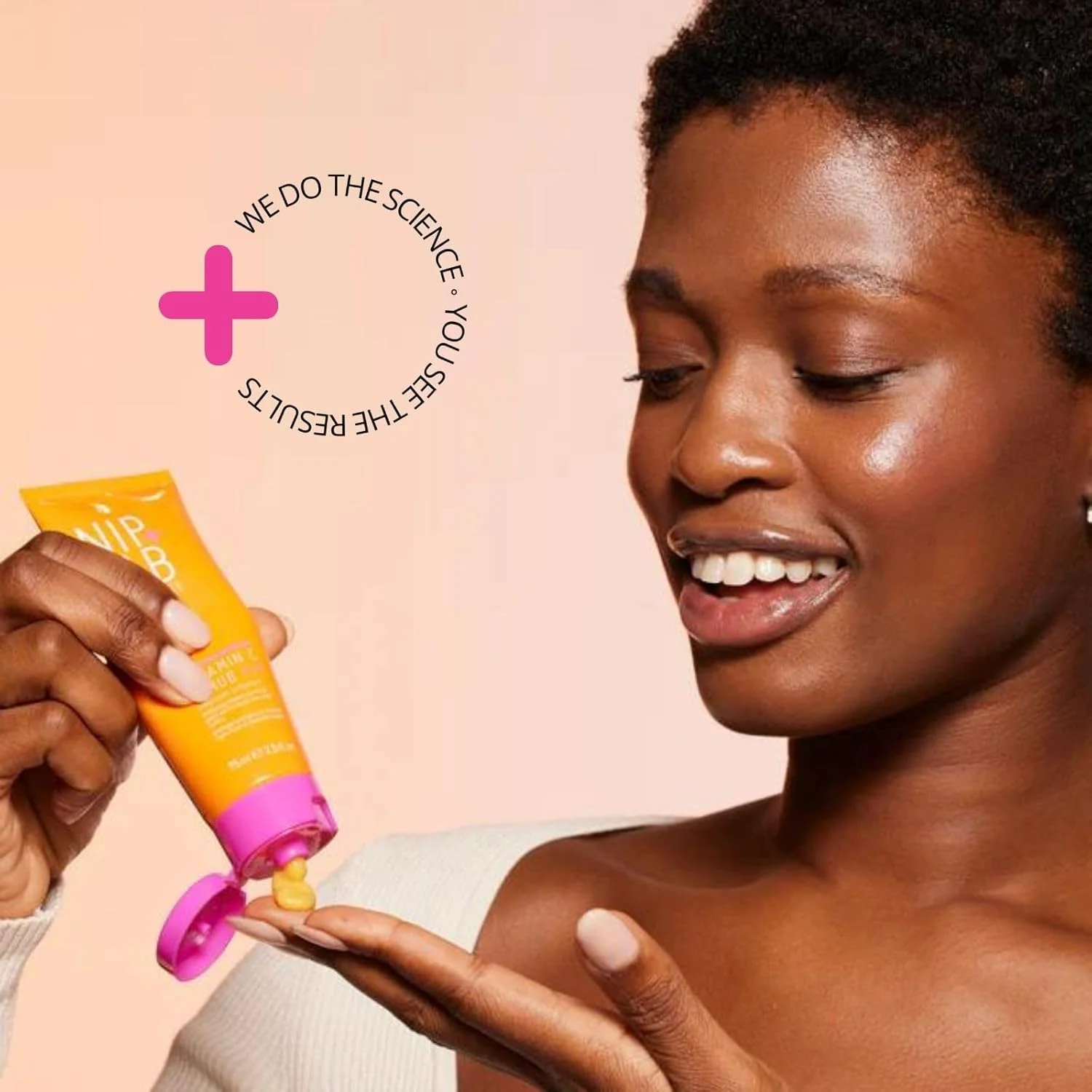 اسکراب صورت حاوی ویتامین C، روغن نارگیل و دانه قهوه، پاک کننده و لایه بردار پوست، روشن کننده پوست، مناسب خطوط ریز و چروک، ۷۵ میلی لیتر