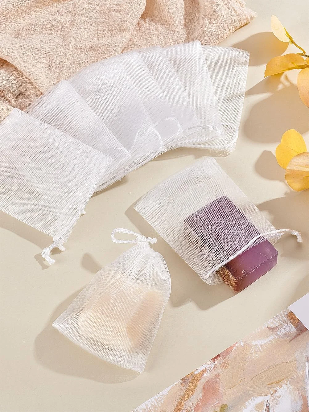 30 عدد تور فوم ساز صابون شستشوی صورت سفید، کیسه توری محافظ صابون، لایه برداری دوگانه توری فوم حباب دار برای مراقبت از پوست و شستشوی صورت و بدن، 11x9x0.16 سانتی متر