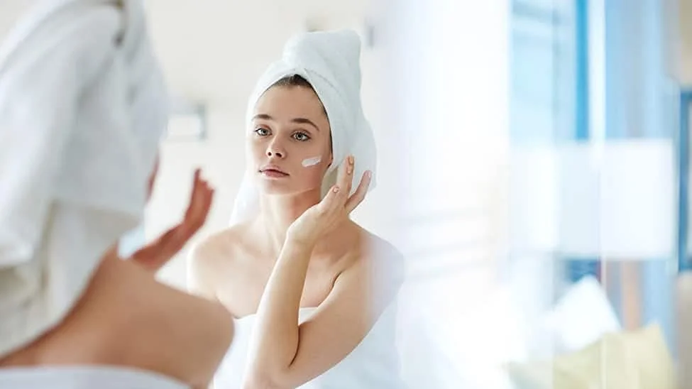 کرم مرطوب کننده صورت، گردن و دکلته موسون، با رطوبت فراوان، محافظت از پوست در برابر خشکی، با کمپلکس مرطوب کننده بادوام 75 میلی لیتر کرم مرطوب کننده صورت، گردن و دکلته موسون، با رطوبت فراوان، محافظت از پوست در برابر خشکی، با کمپلکس مرطوب کننده بادوام 75 میلی لیتر