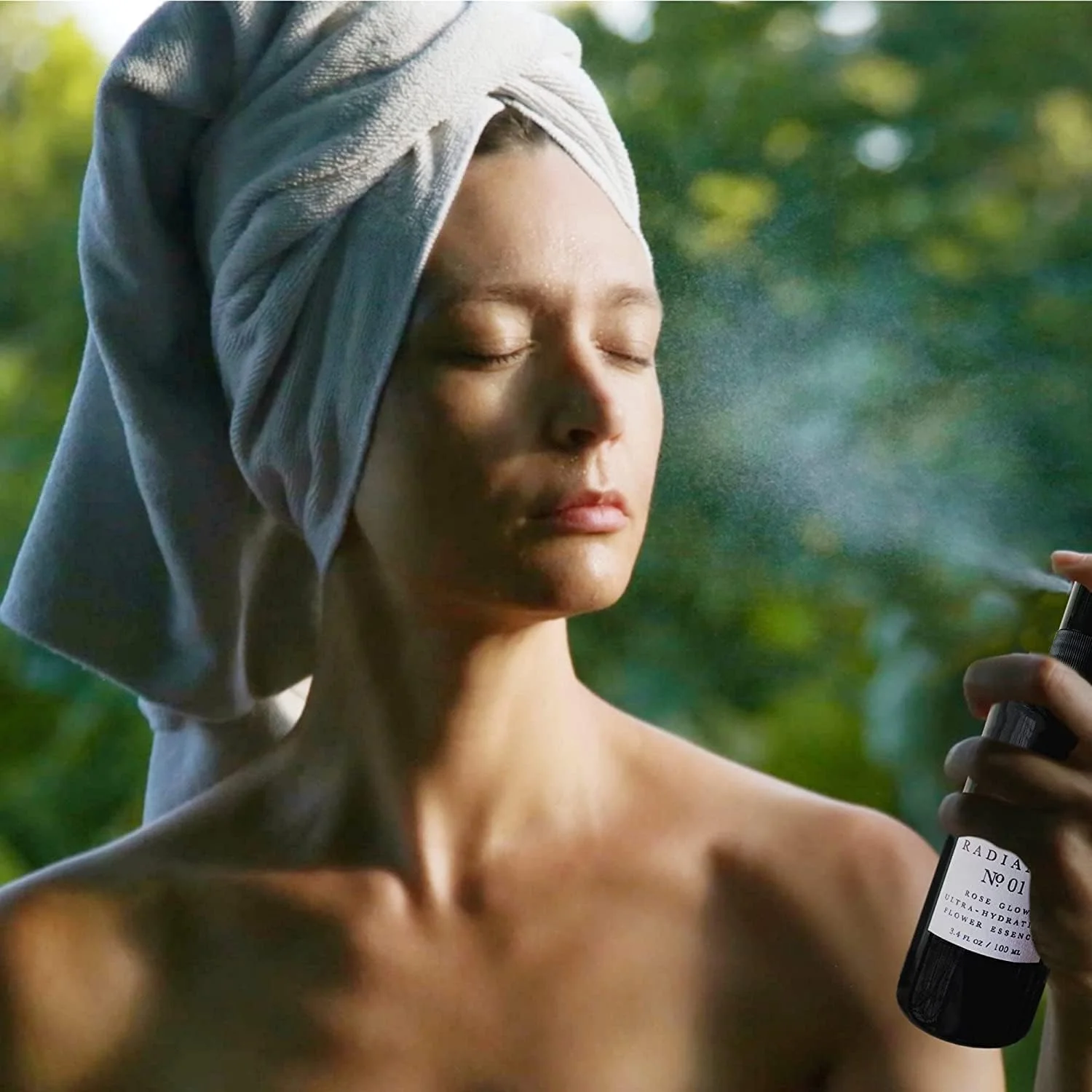 اسپری آب گل رز آبرسان فوق العاده Vegan Mia - دارای گواهی ارگانیک USDA برای درخشندگی پوست صورت و گردن، حاوی عصاره گل رز ارگانیک، مناسب انواع پوست، آبرسانی پوست خشک و کدر، 100 میلی لیتر