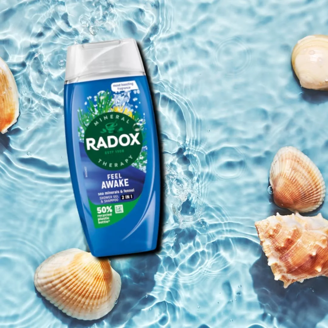 مجموعه مراقبت از دوش رادوکـس مدل Feel Awake - 2 عدد ژل دوش 2 در 1 با مواد معدنی دریایی و رازیانه (225 میلی لیتر) + دستکش لایه بردار دو طرفه لوکس BVO برای آقایان و بانوان