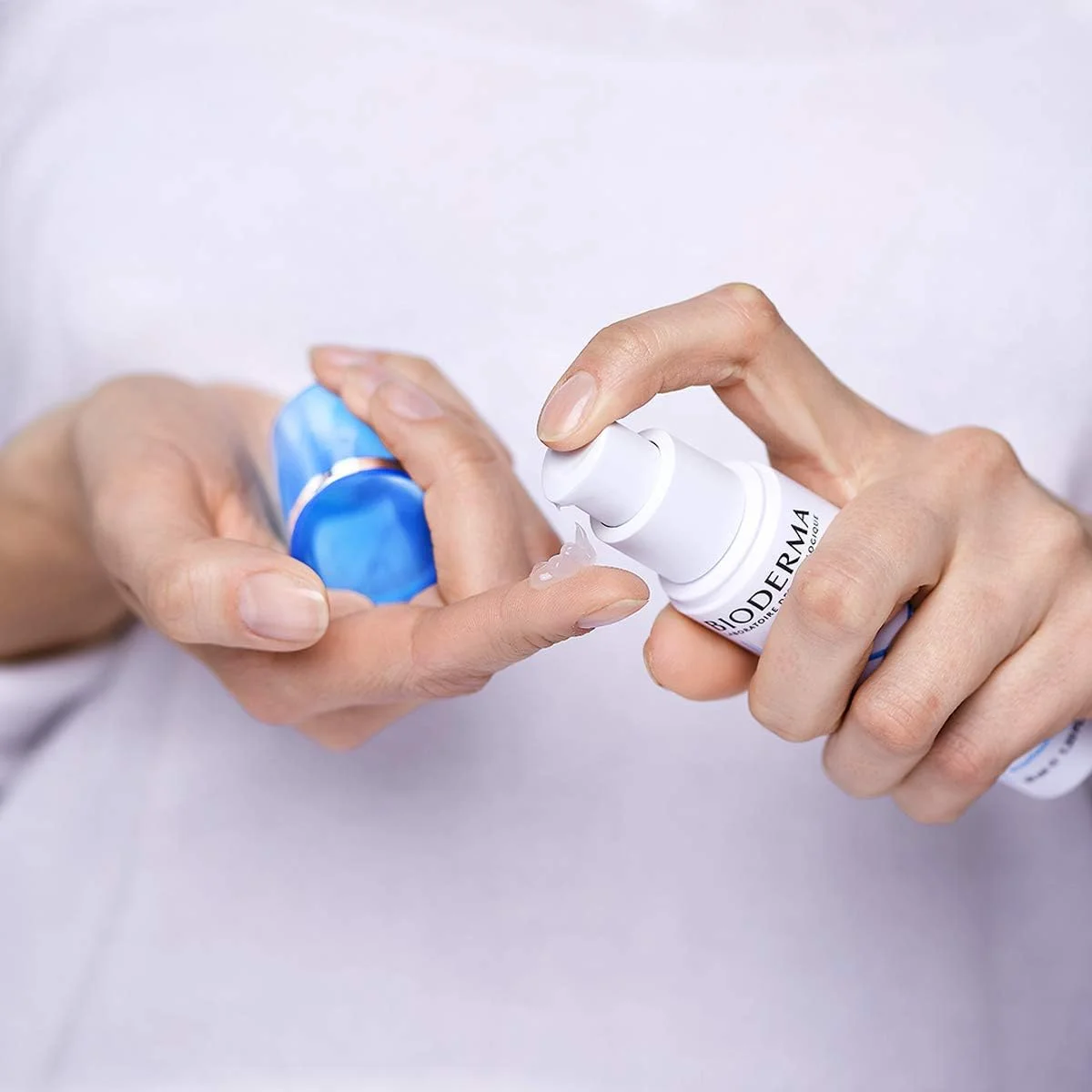 سرم آبرسان غلیظ بایودرما هیدرابیو مناسب پوست های حساس و دهیدراته، 40 میلی لیتر سرم آبرسان غلیظ بایودرما هیدرابیو مناسب پوست های حساس و دهیدراته، 40 میلی لیتر