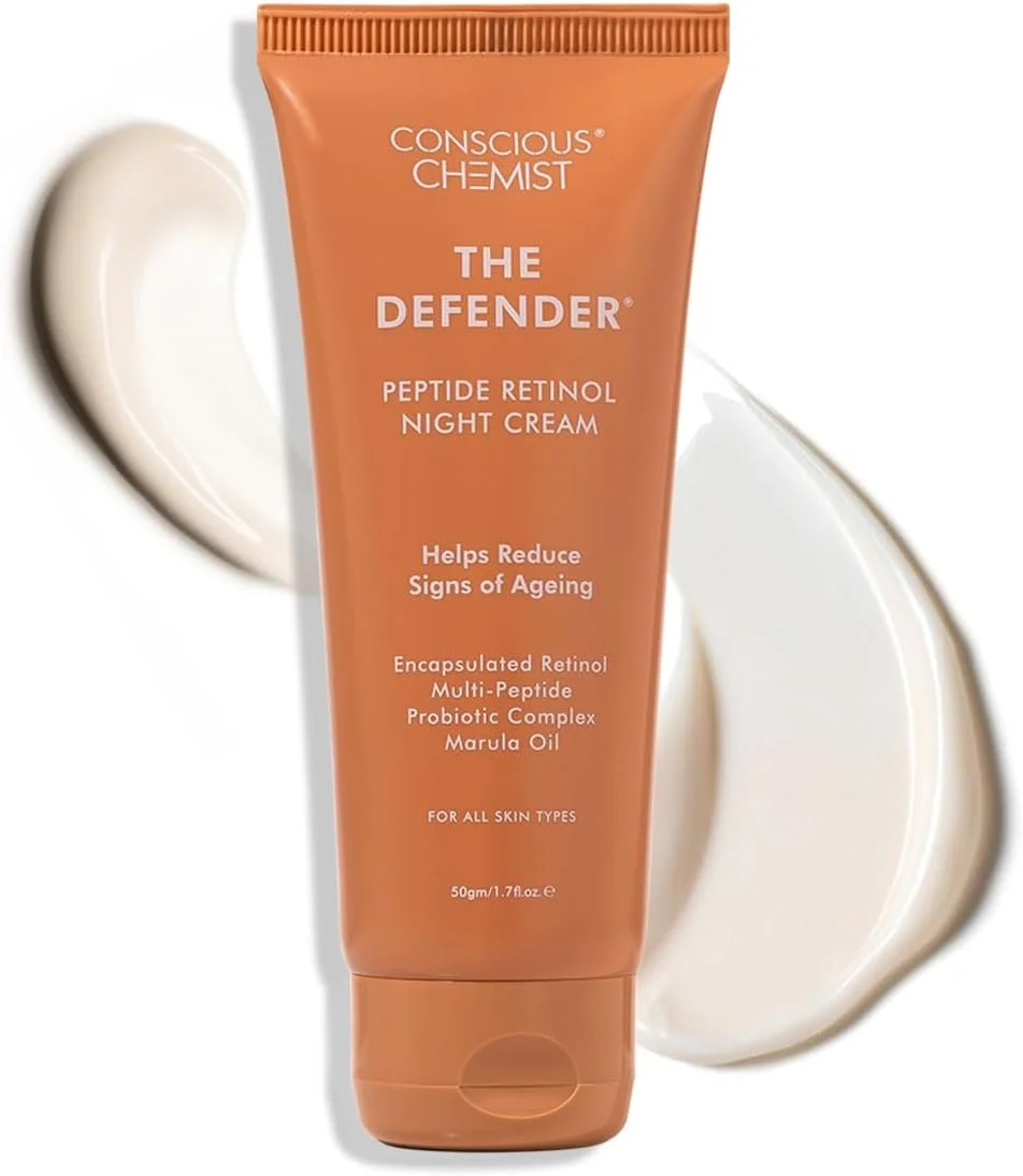 کرم شب محافظ پوست حاوی کمپلکس پپتیدی، که به طور چشمگیری استحکام پوست را بهبود می بخشد، به شدت آبرسانی می کند و رنگ پوست را یکنواخت می کند تا مراقبت ویژه ای از پوست شما به عمل آورد و جادوی خود را اعمال کند تا با پوستی سفت تر، صاف تر و روشن تر از خواب بیدار شوید.