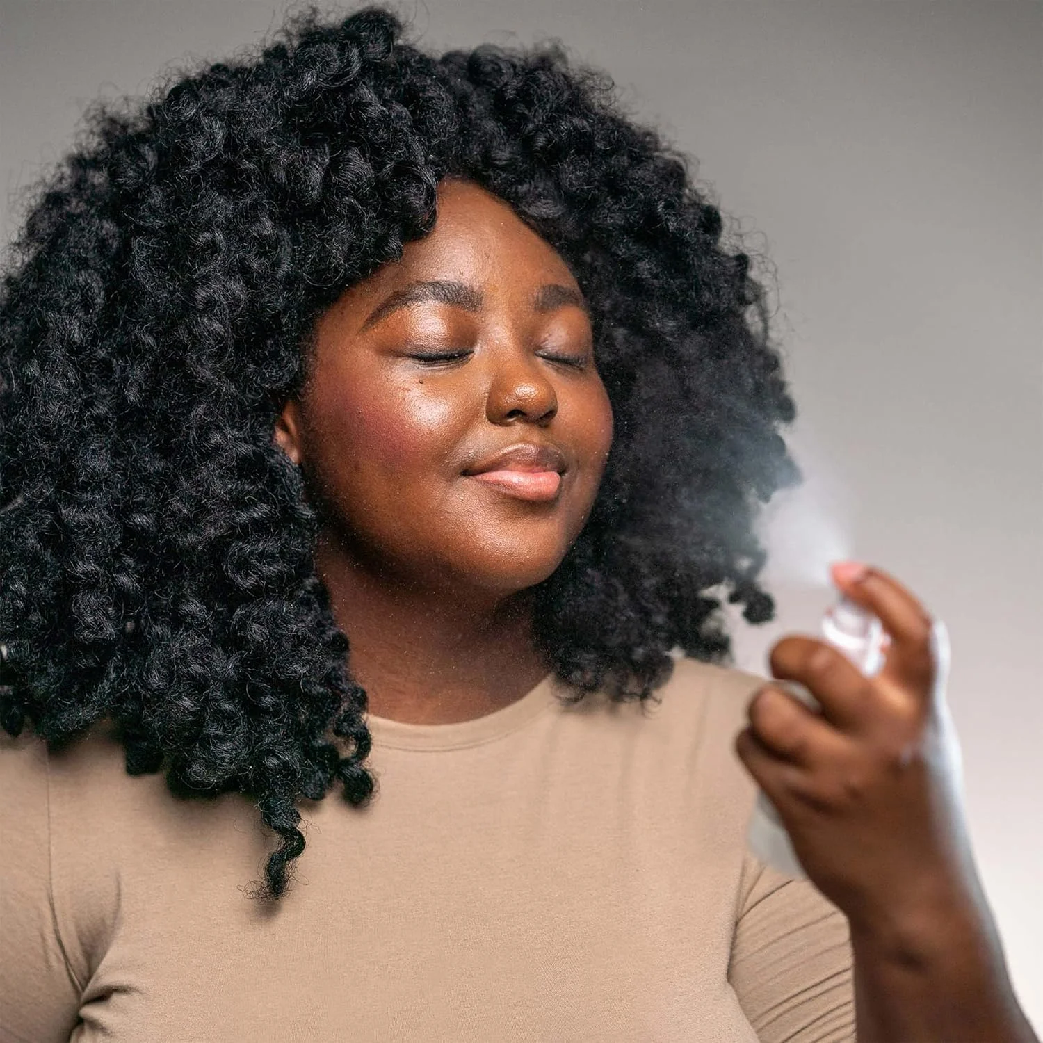 اسپری صورت ماریو بادسکو با آلوئه ورا، آداپتوژن ها و آب نارگیل 118 میلی لیتر