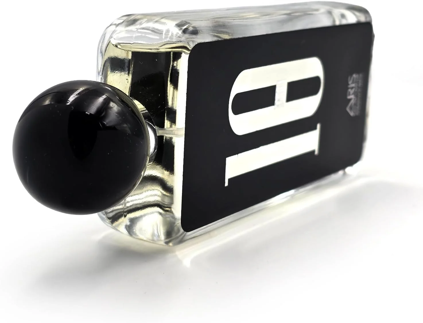 ادکلن مردانه آریس 10PM – رایحه ای شیک برای شب – ادکلنی جسورانه و ظریف – رایحه ای ماندگار – اسپری عطر 100 میلی لیتری به همراه نمونه 15 میلی لیتری اضافی (رایحه تصادفی)