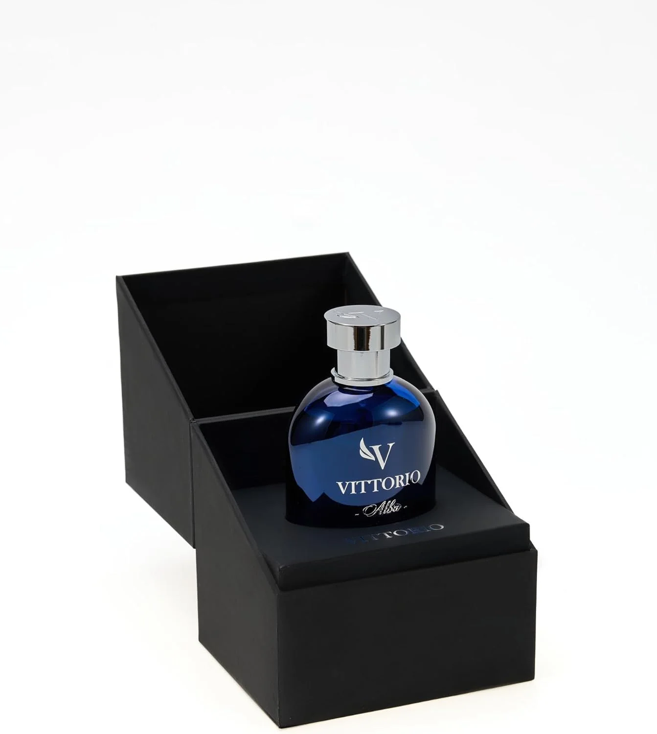 عطر مردانه ویتوریو آلبا، رایحه مرکباتی تند و تازه الهام گرفته از انرژی مدرن، عطر ماندگار برای اعتماد به نفس و استفاده روزانه، 100 میلی لیتر