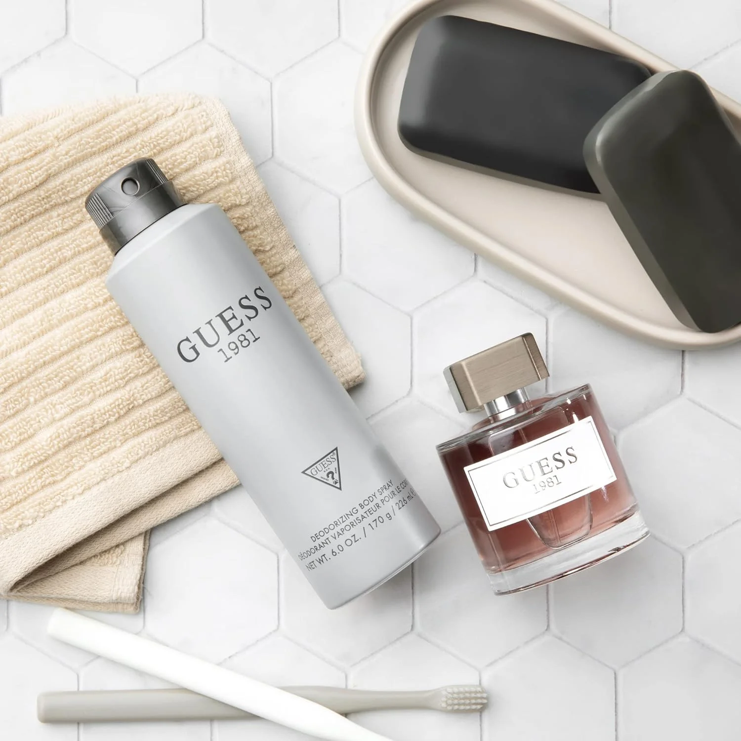 مجموعه مردانه گس 1981، ادو تویلت 100 میلی لیتر، ژل دوش 200 میلی لیتر، اسپری بدن 170 گرم