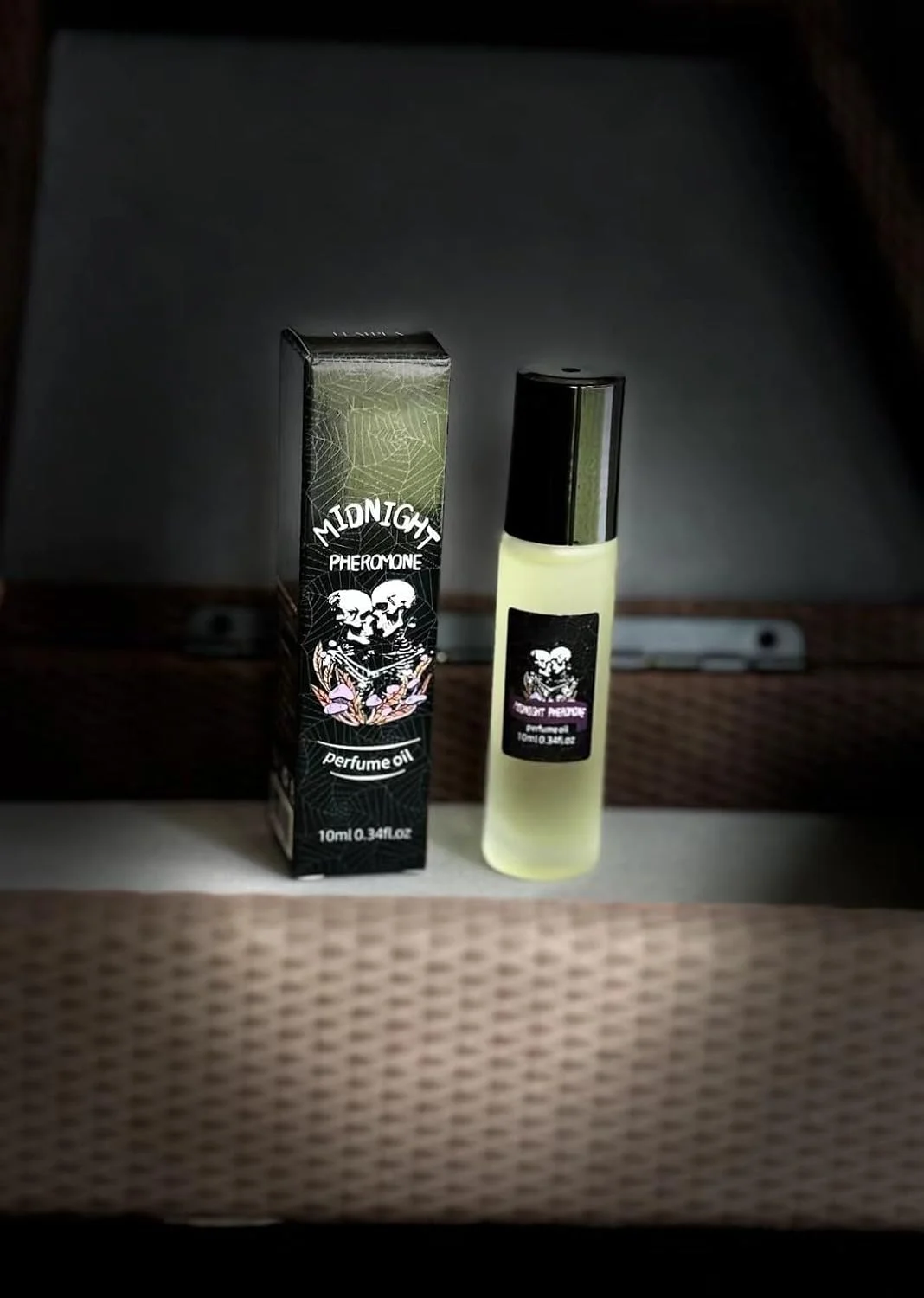 روغن عطر رولی نیمه شب، 10 میلی لیتر - رایحه گلی، ماندگاری طولانی، بدون الکل. با نت های ظریف مرکبات، رز، یاس و مشک.