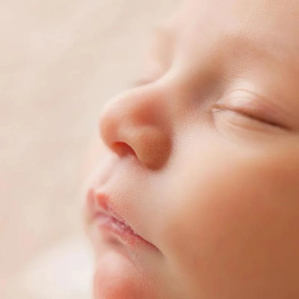 ادکلن کودک ژرماکر، مناسب نوزادان، PH 5.5، حاوی عصاره گیاه ادلوایس ارگانیک از کوه های آلپ، بدون الکل، ترکیبی عالی از رایحه، 150 میلی لیتر