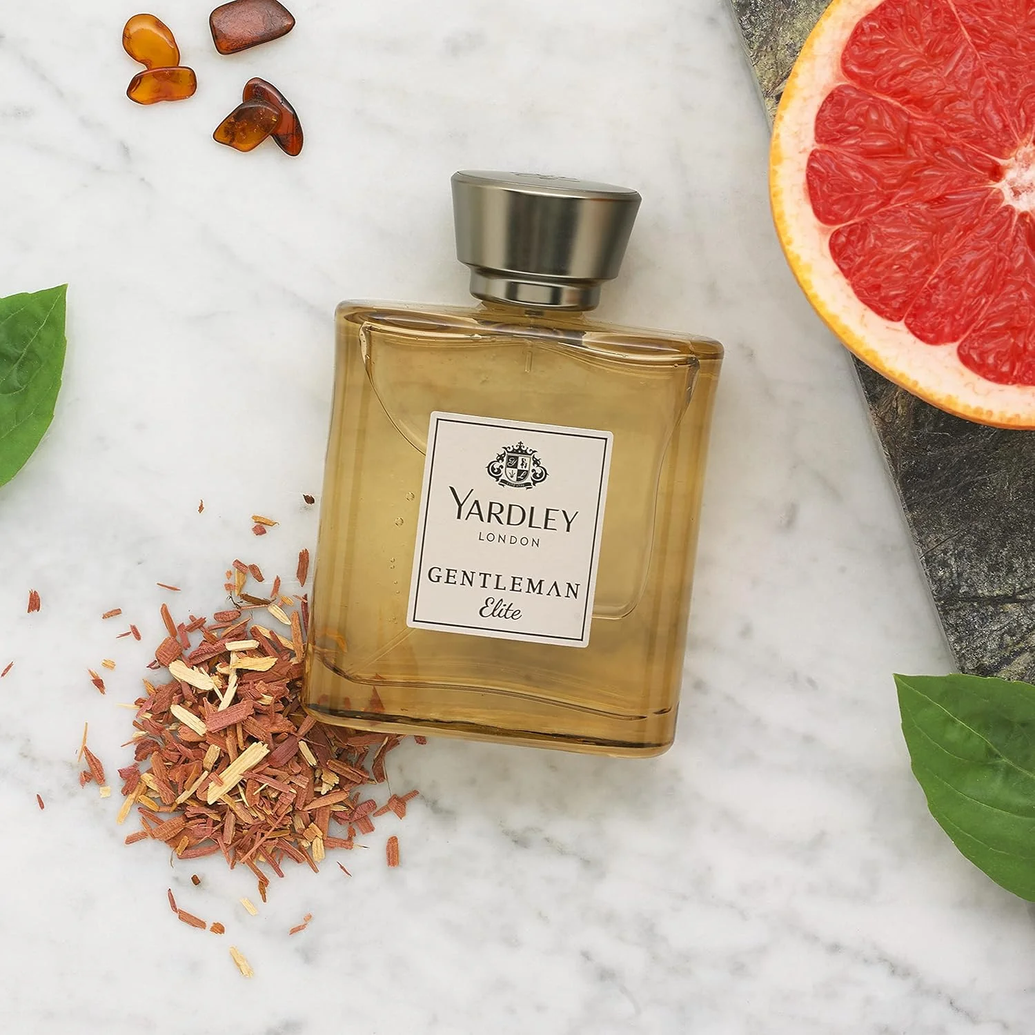 عطر مردانه یاردلی لندن جنتلمن الیت لوکس، رایحه ریحان، گریپ فروت، چوب صندل و عنبر، ۱۰۰ میلی لیتر عطر مردانه یاردلی لندن جنتلمن الیت لوکس، رایحه ریحان، گریپ فروت، چوب صندل و عنبر، ۱۰۰ میلی لیتر