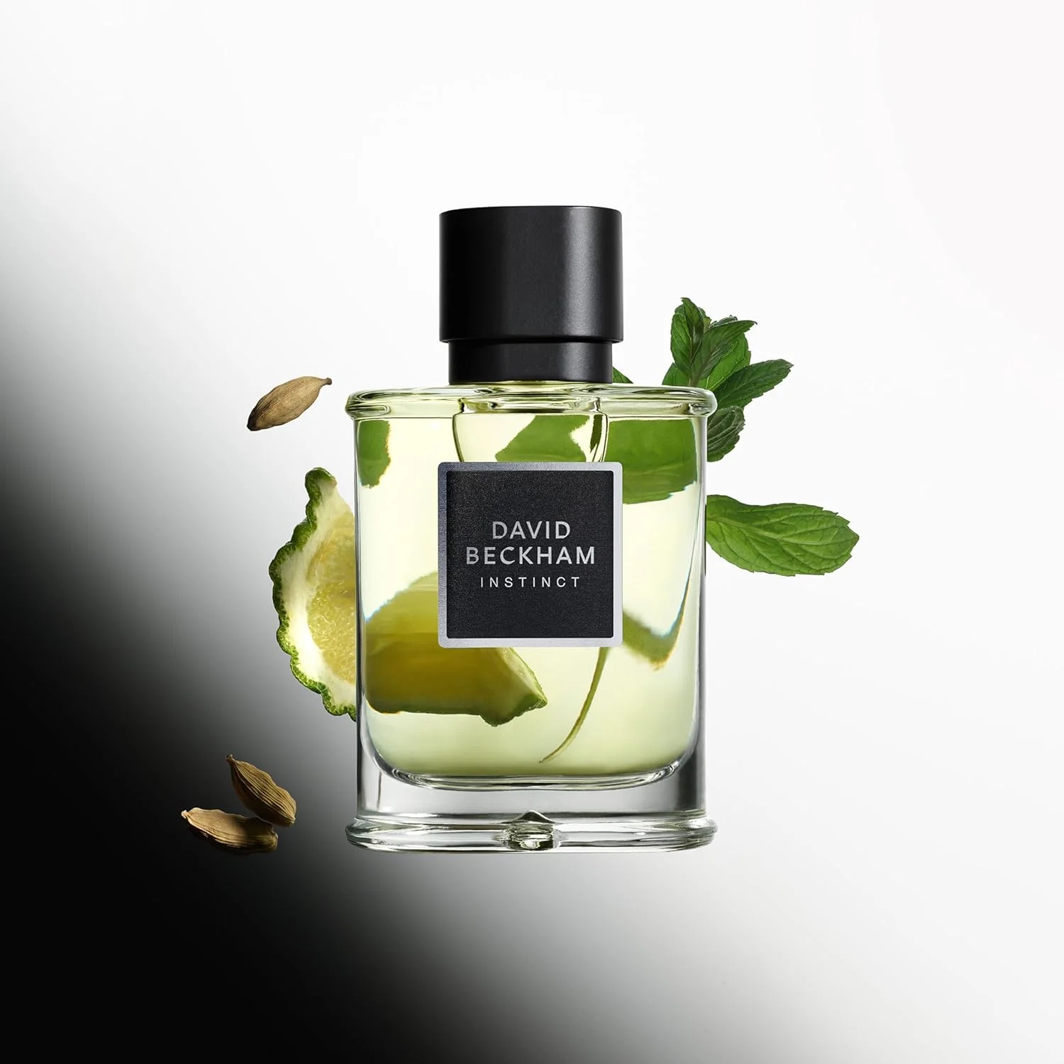 ادو پرفیوم مردانه دیوید بکهام اینستینکت، عطر مرکباتی فوژه، عطری جذاب و پویا از دیوید بکهام، بطری عطر شیک 75 میلی لیتر (2.5 اونس) ادو پرفیوم مردانه دیوید بکهام اینستینکت، عطر مرکباتی فوژه، عطری جذاب و پویا از دیوید بکهام، بطری عطر شیک 75 میلی لیتر (2.5 اونس)