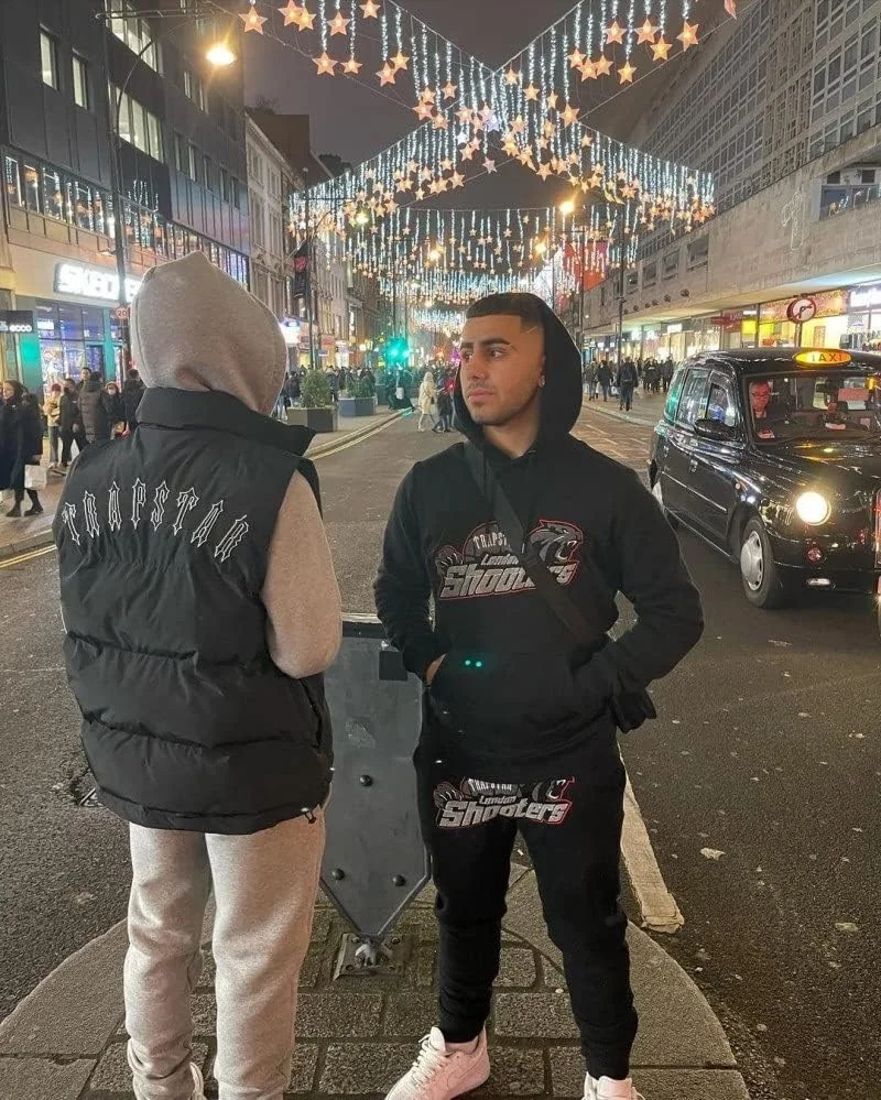 ست گرمکن مردانه و زنانه گلدوزی شده برند فشن ترپ استار، ژاکت کلاه دار و شلوار، ست سوییشرت پشمی (رنگ: مشکی B، سایز: بزرگ) ست گرمکن مردانه و زنانه گلدوزی شده برند فشن ترپ استار، ژاکت کلاه دار و شلوار، ست سوییشرت پشمی (رنگ: مشکی B، سایز: بزرگ)