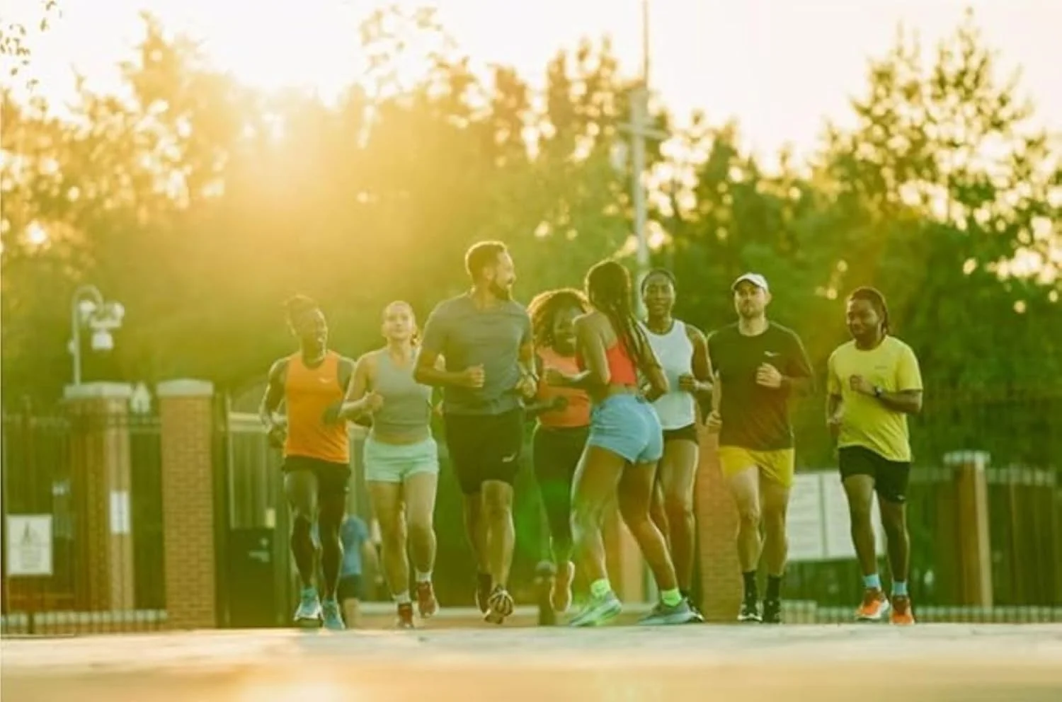 جوراب مردانه ساکونی مدل Bolt Performance Comfort Fit بدون ساق مناسب دویدن (بسته 12 عددی)