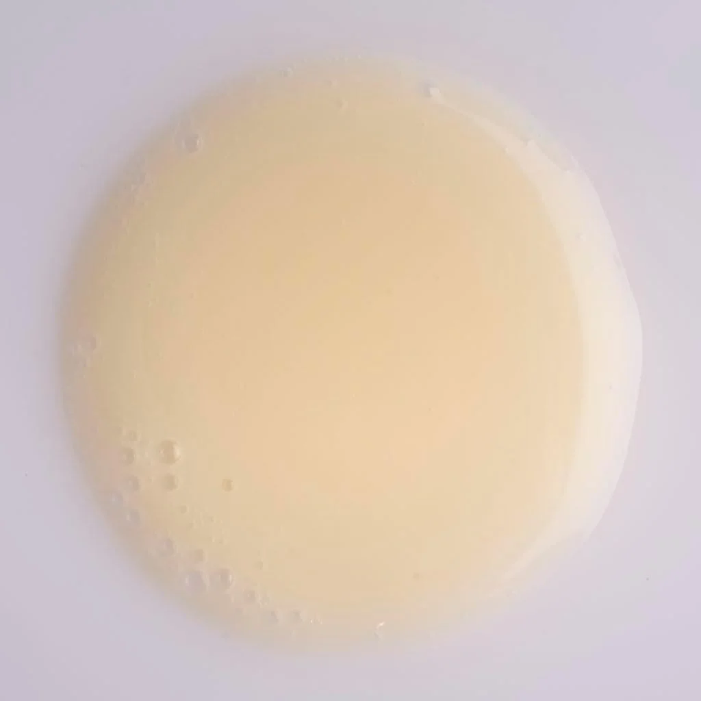 سرم صورت آکنیدین برای پوست مستعد جوش 30 میلی لیتر، پاک کننده، قابض و تنظیم کننده PH با بافت سبک در ظرف بدون هوا