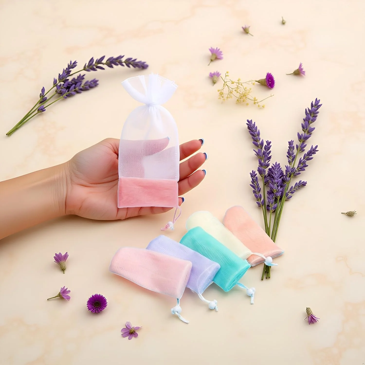 6 عدد کیسه توری صابون لایه بردار رنگ تصادفی، کیسه توری فوم حباب دار برای ابزار پاک کننده صورت بدن، برای کیسه محافظ دوش کیسه توری فوم بند کشی صابون به طور مکرر استفاده می شود پاک کننده های آسان برای ذخیره