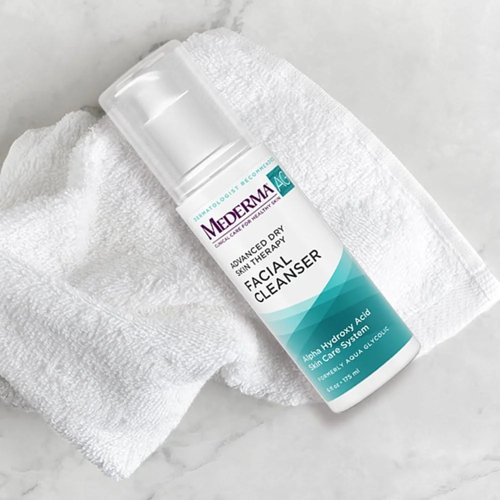 پاک کننده آبرسان صورت Mederma AG - فرمولاسیون حاوی اسید گلیکولیک که به آرامی پوست را تمیز، لایه برداری و آبرسانی می کند. توصیه شده توسط متخصصین پوست، بدون عطر، بدون صابون، ضد حساسیت - 6 اونس