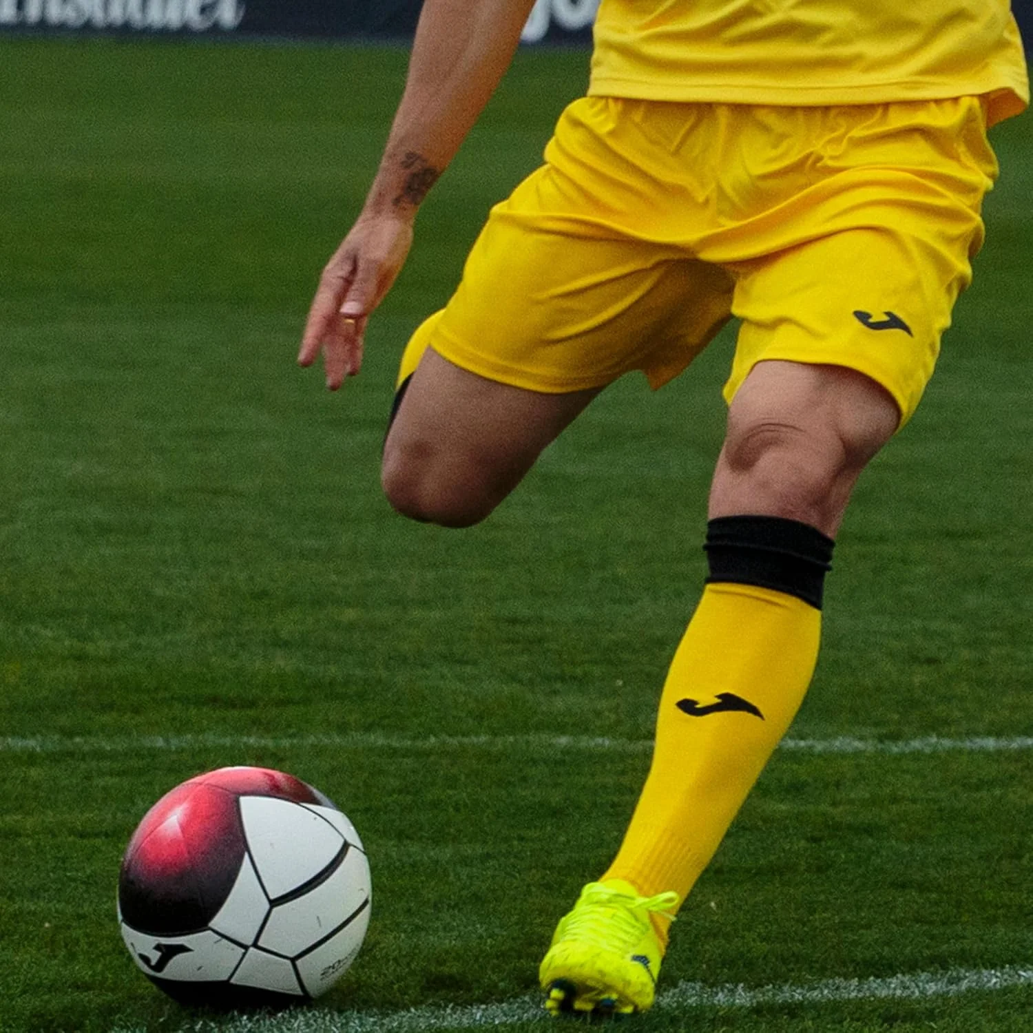 شورت ورزشی تیم جوما مدل 100053.900 - زرد/زرد، سایز ایکس اسمال شورت ورزشی تیم جوما مدل 100053.900 - زرد/زرد، سایز ایکس اسمال