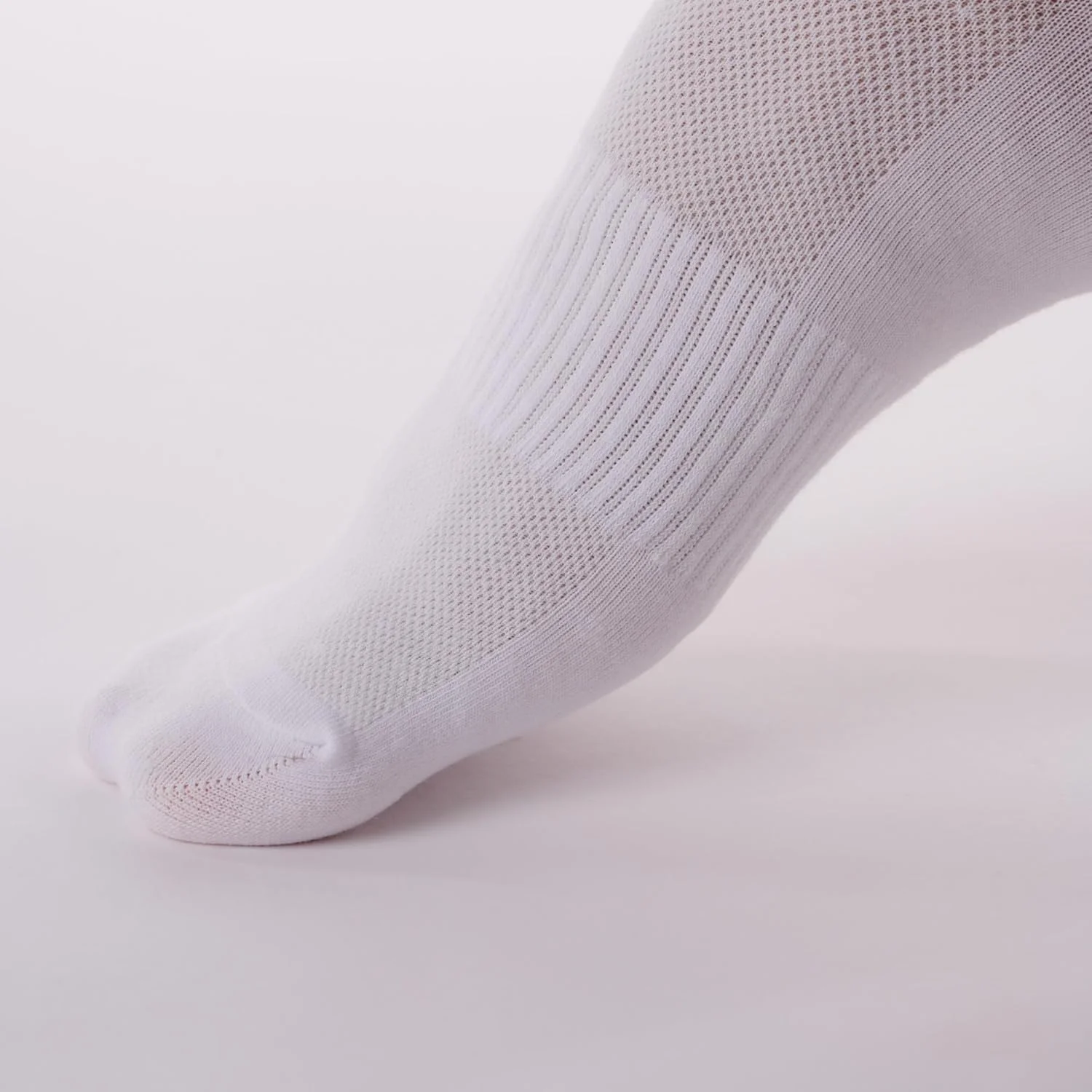 جوراب ورزشی نخی و تنفسی، دارای پد برای راحتی، بسته 4 عددی، برای آقایان، بانوان و کودکان