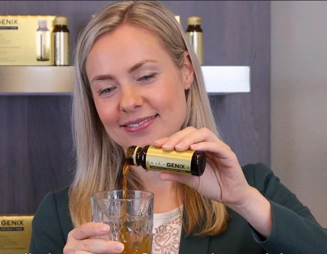 نوشیدنی کلاژن ممتاز HQ حاوی 10000 میلی گرم کلاژن دریایی اسکاندیناوی، 10 عدد 50 میلی لیتری / 500 میلی لیتر، برند هلند