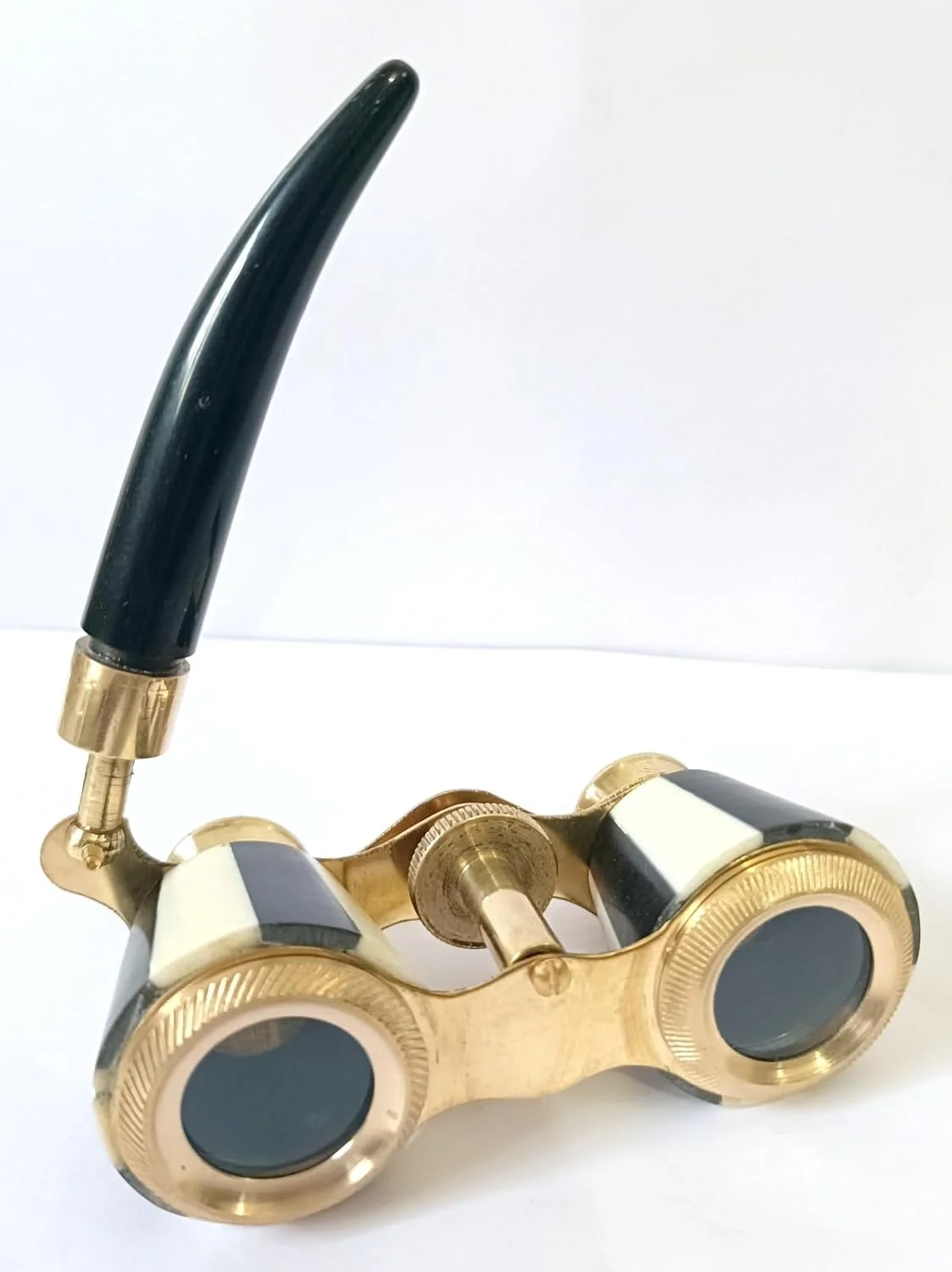 دوربین تئاتر به سبک قدیمی، رنگ طلایی با جزئیات مشکی، دسته تاشو دوربین تئاتر به سبک قدیمی، رنگ طلایی با جزئیات مشکی، دسته تاشو