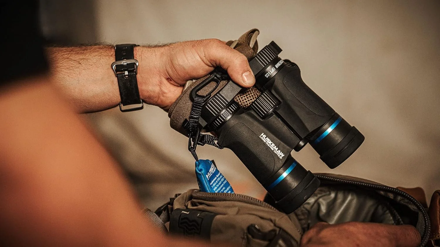 دوربین دوچشمی 10x42 سری Blue Diamond هاسکماو اپتیکس برای شکار، تماشای پرندگان، مسافرت و کمپینگ