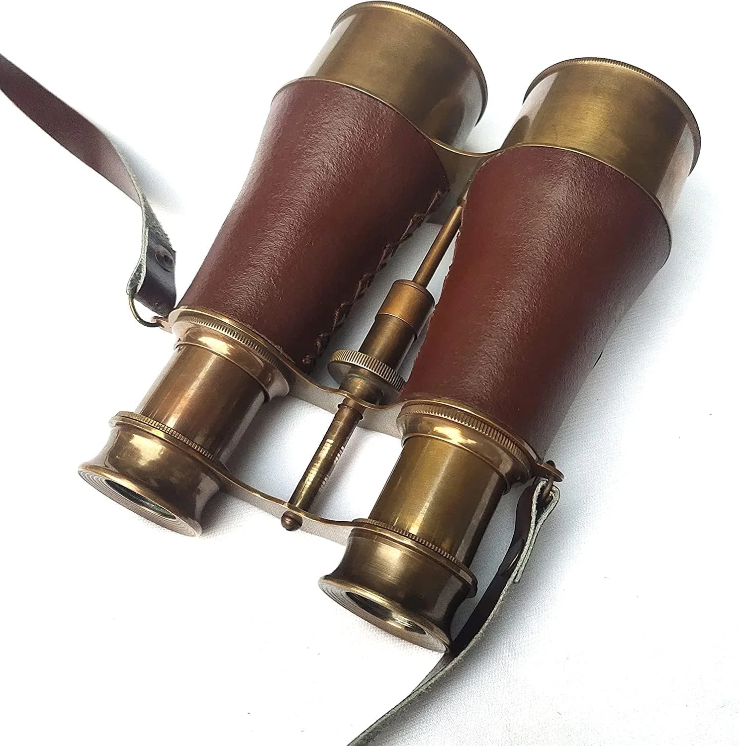 دوربین شکاری 15 سانتی‌متری برنجی عتیقه با روکش چرمی قهوه‌ای و بند گردنی چرمی