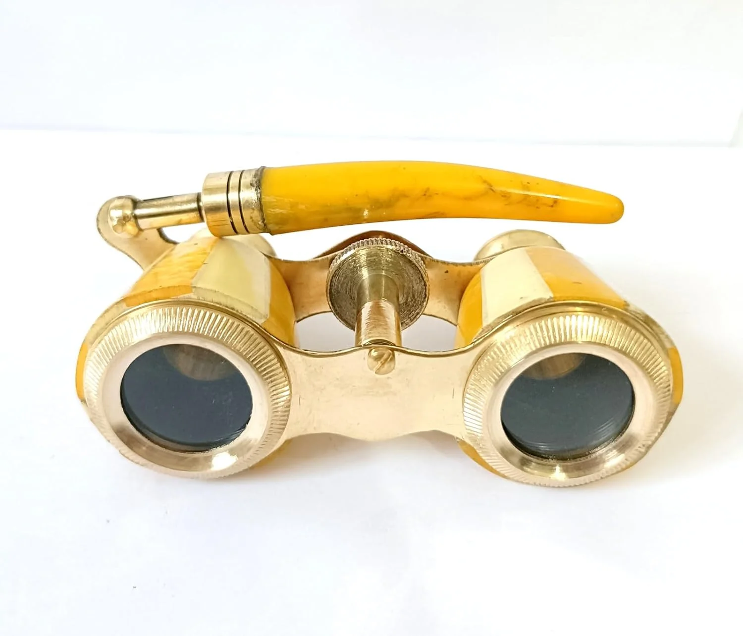 دوربین تئاتر قدیمی، رنگ طلایی با دسته زرد، دوربین دوچشمی تاشو