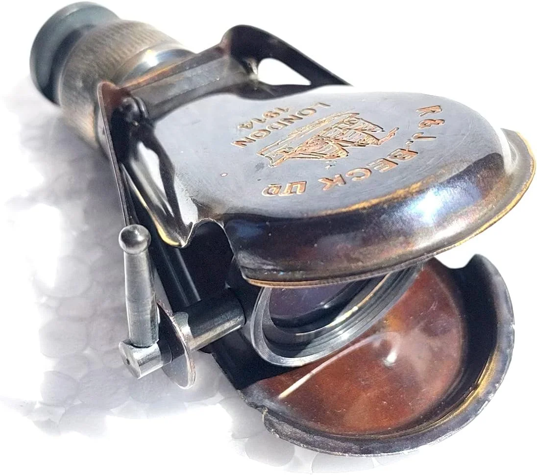 دوربین تئاتر برنجی عتیقه جی. بک با مسئولیت محدود لندن 1917، کروم نقره ای، ساختار فلزی، طراحی تاشو