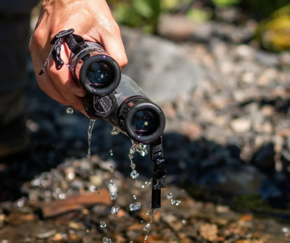 دوربین دوچشمی فشرده TORIC UHD 8x32 - دارای شیشه Schott HT برای عملکرد برتر در نور کم و وضوح لبه به لبه