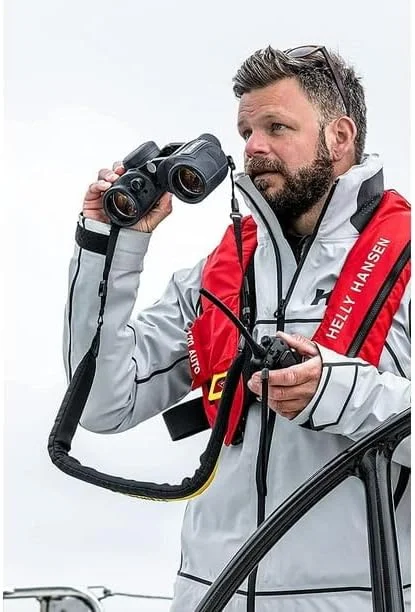 دوربین شکاری دریایی اشتاینر 7x30 Navigator با طراحی پل باز و فوکوس خودکار ورزشی، به همراه قطب نما