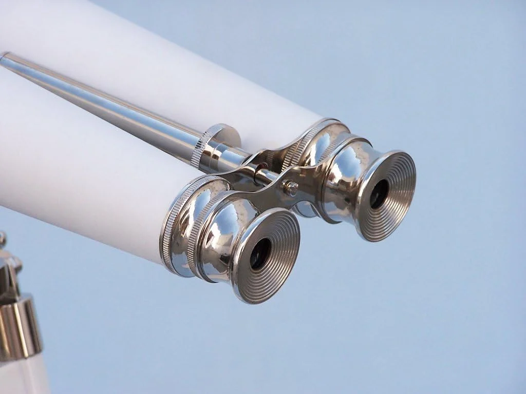 دوربین دوچشمی ایستاده با روکش چرم سفید کرومی 62 اینچی ناوتیکال مارت