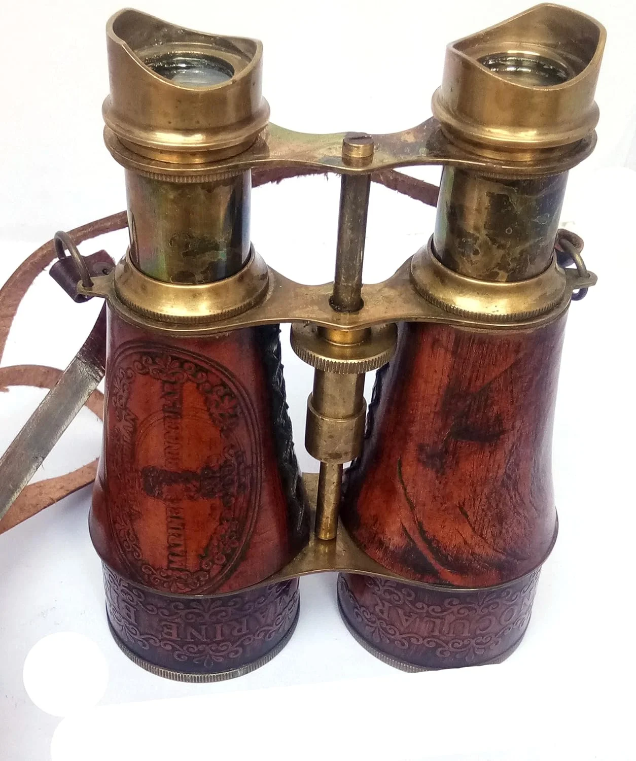 دوربین شکاری برنجی عتیقه با روکش چرمی قرمز و بند گردنی چرمی؛ مناسب برای تماشا، شکار و پرنده نگری