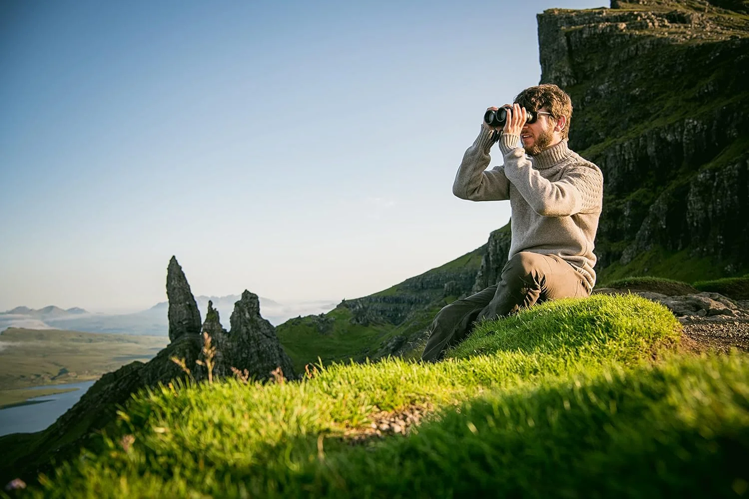 دوربین دوچشمی نیکون Monarch M7 مناسب فضای باز 10x30