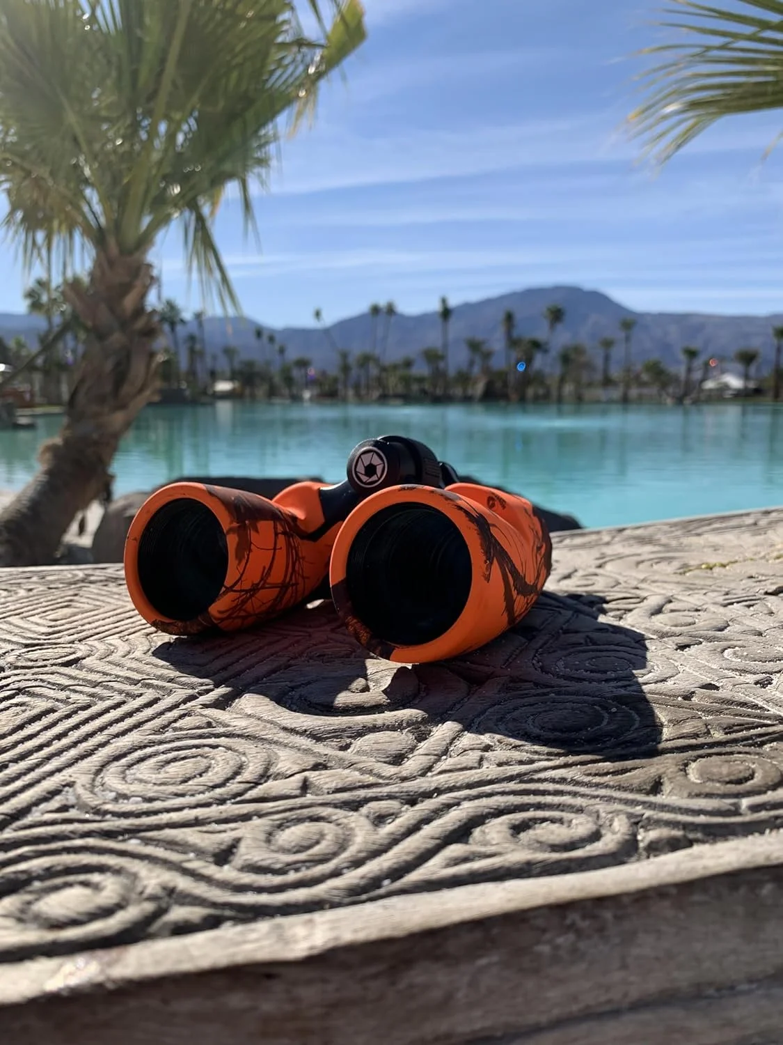 دوربین دوچشمی ضدآب Barska AB13437 Crossover 10x42 با طرح استتار Mossy Oak Blaze برای ورزش، قایق‌رانی، دریایی، تماشای پرندگان، شکار و غیره