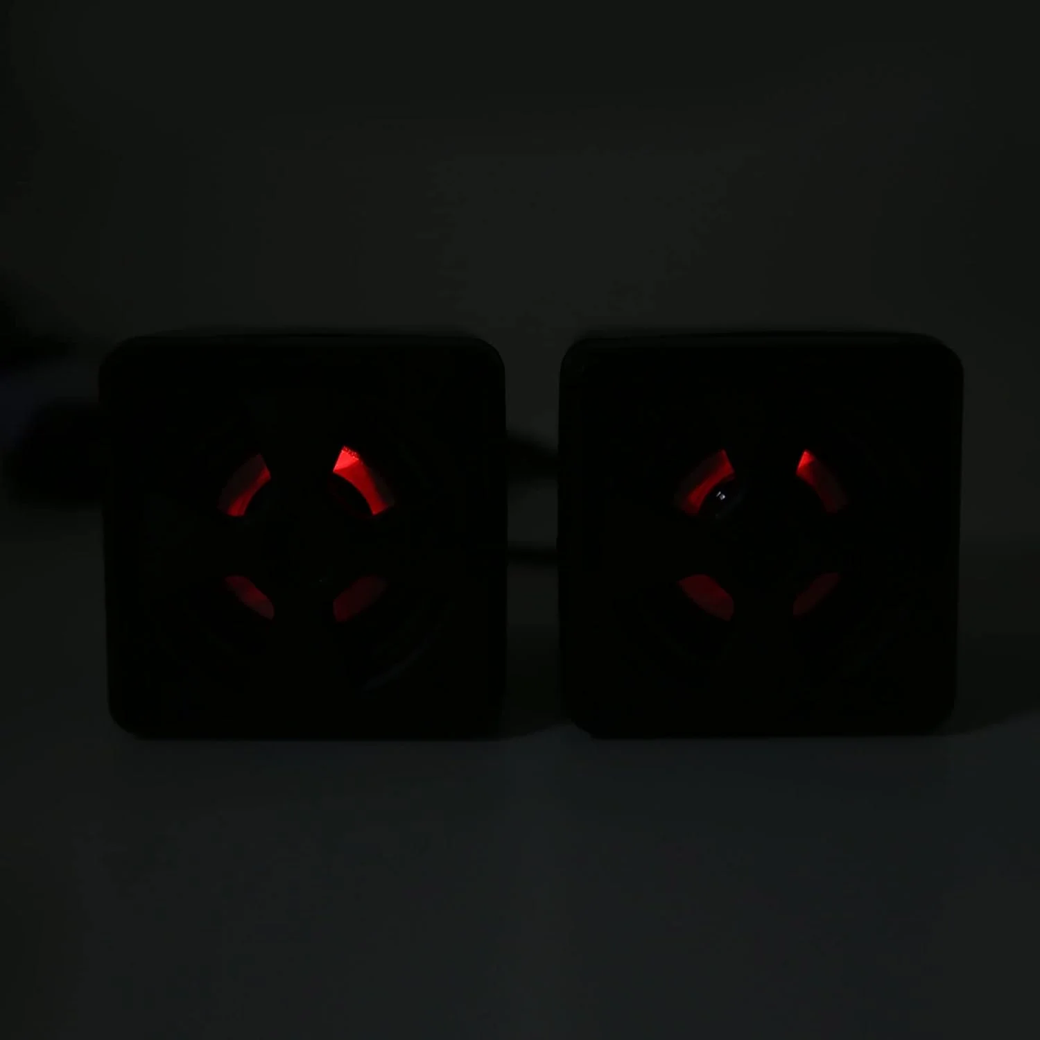 اسپیکرهای استریو سیم دار USB با کاربری آسان Cryfokt + نورهای RGB پویا برای کامپیوترهای لپ تاپ + آکوستیک عالی برای خانه/دفتر + توان 2Wx2 اسپیکرهای استریو سیم دار USB با کاربری آسان Cryfokt + نورهای RGB پویا برای کامپیوترهای لپ تاپ + آکوستیک عالی برای خانه/دفتر + توان 2Wx2