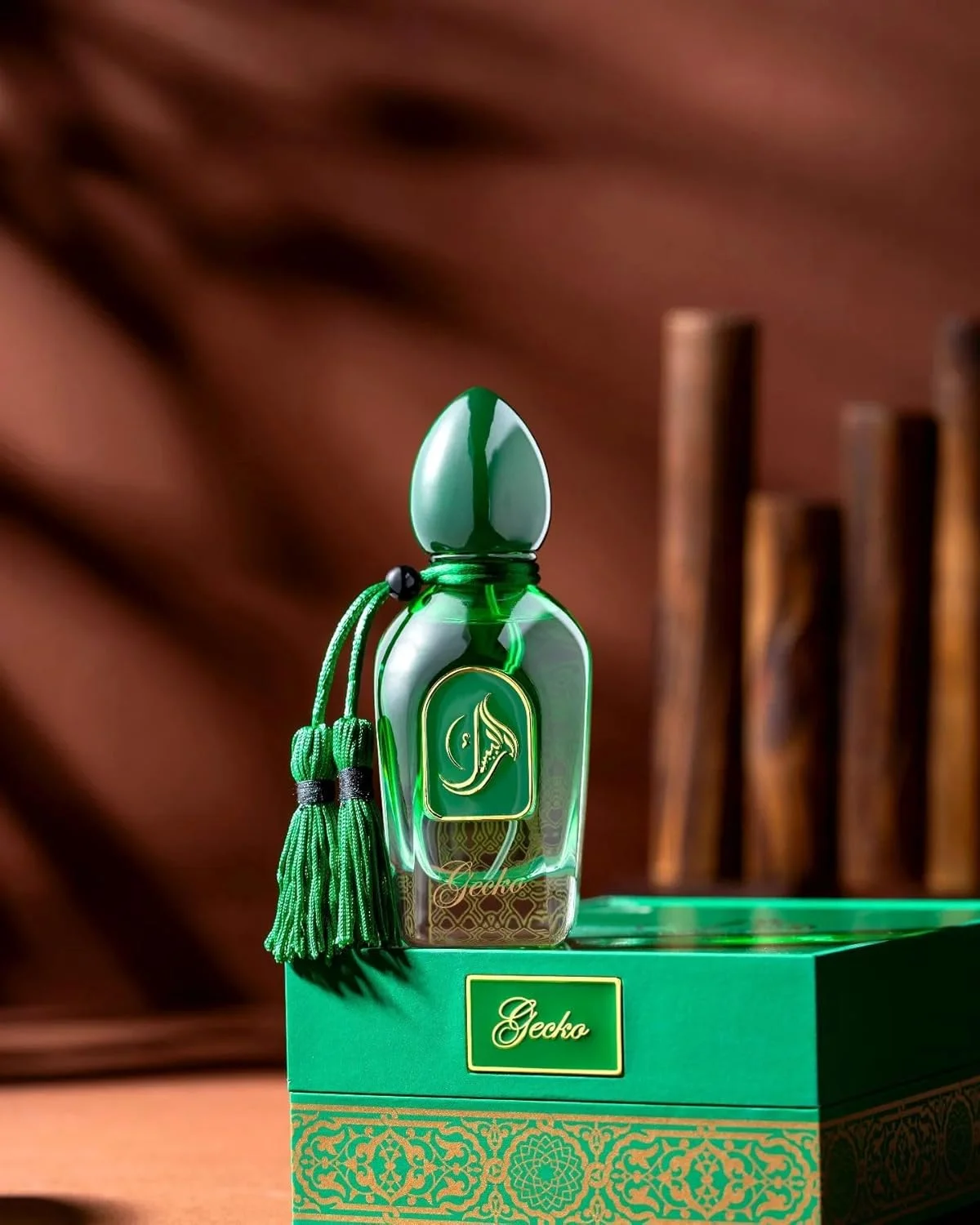 ادو پرفیوم مردانه GECKO حجم 50 میلی لیتر، رایحه چوبی، آکورد اصلی چرم، تند و گرم
