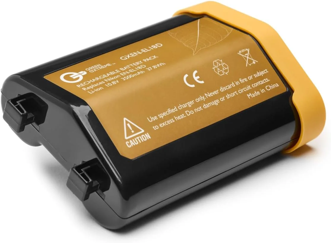 دوربین دیجیتال SLR نیکون D6 با فرمت FX، به همراه باتری لیتیوم-یونی EN-EL18d و کیف شانه‌ای