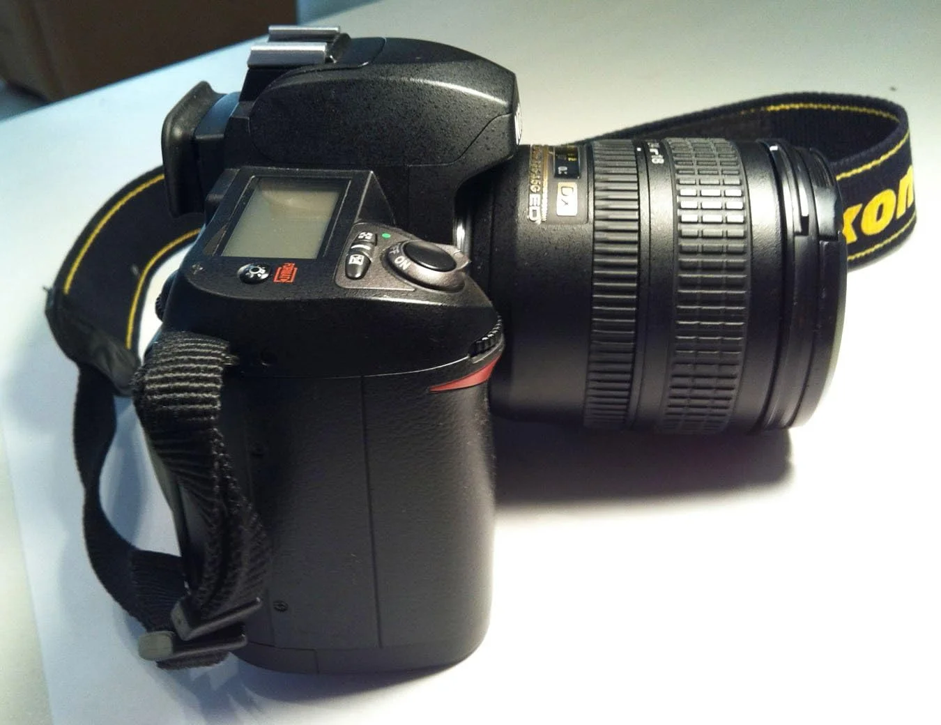 کیت دوربین دیجیتال SLR نیکون D70S 6.1MP با لنز 18-70mm نیکور