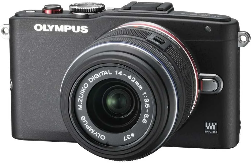 دوربین بدون آینه المپوس E-PL6 به همراه لنز M Zuiko Digital 14-42mm (مشکی) - نسخه بین المللی