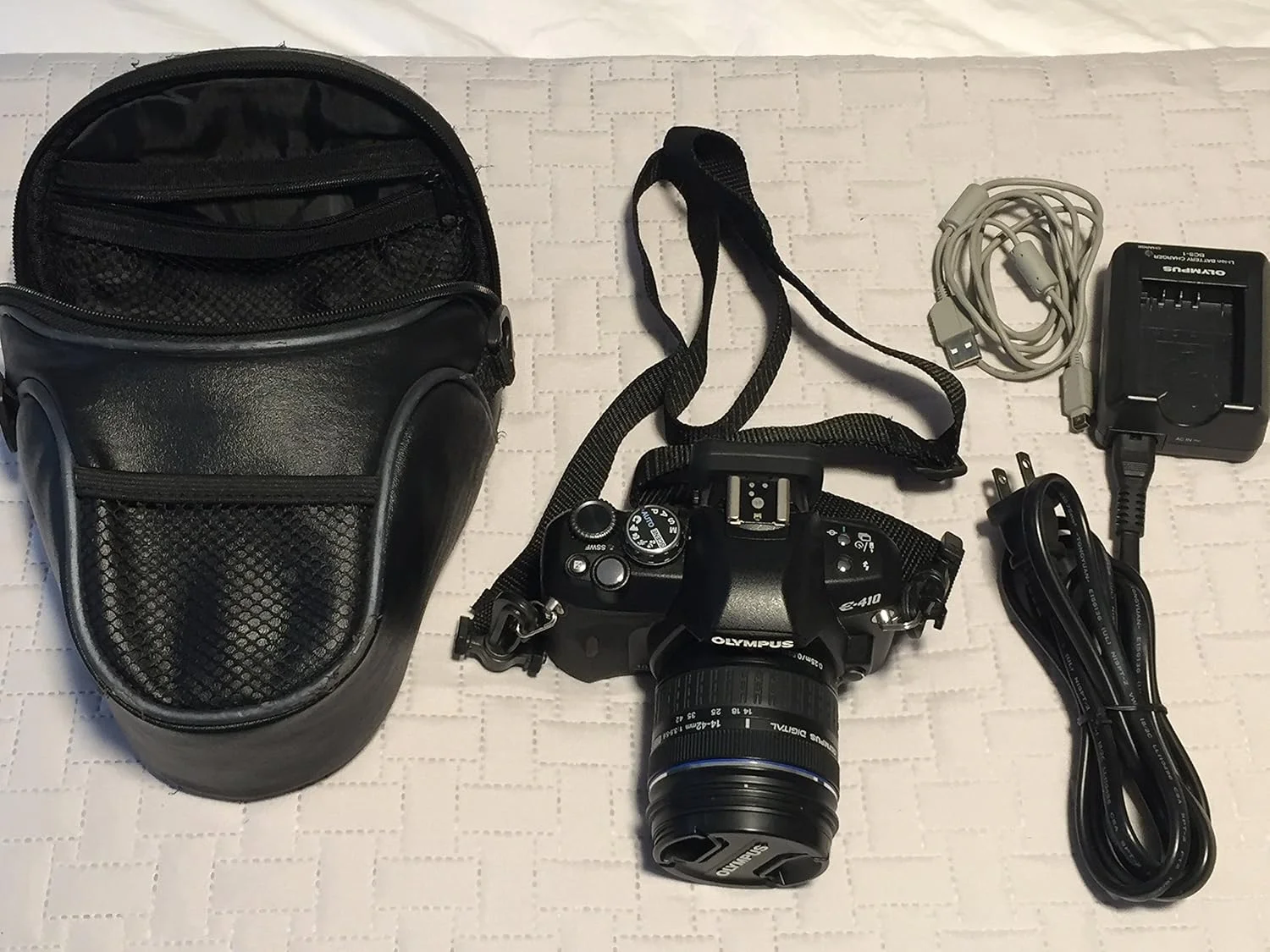 دوربین دیجیتال SLR الیمپوس مدل OM SYSTEM OLYMPUS Evolt E410 10MP به همراه لنز 14-42mm f/3.5-5.6 Zuiko دوربین دیجیتال SLR الیمپوس مدل OM SYSTEM OLYMPUS Evolt E410 10MP به همراه لنز 14-42mm f/3.5-5.6 Zuiko