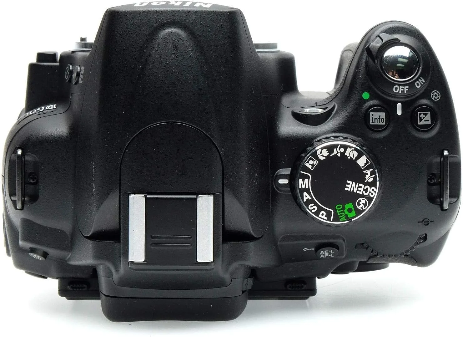 دوربین دیجیتال SLR نیکون D5000 با حسگر 12.3 مگاپیکسل DX و LCD 2.7 اینچی با زاویه متغیر (فقط بدنه) دوربین دیجیتال SLR نیکون D5000 با حسگر 12.3 مگاپیکسل DX و LCD 2.7 اینچی با زاویه متغیر (فقط بدنه)