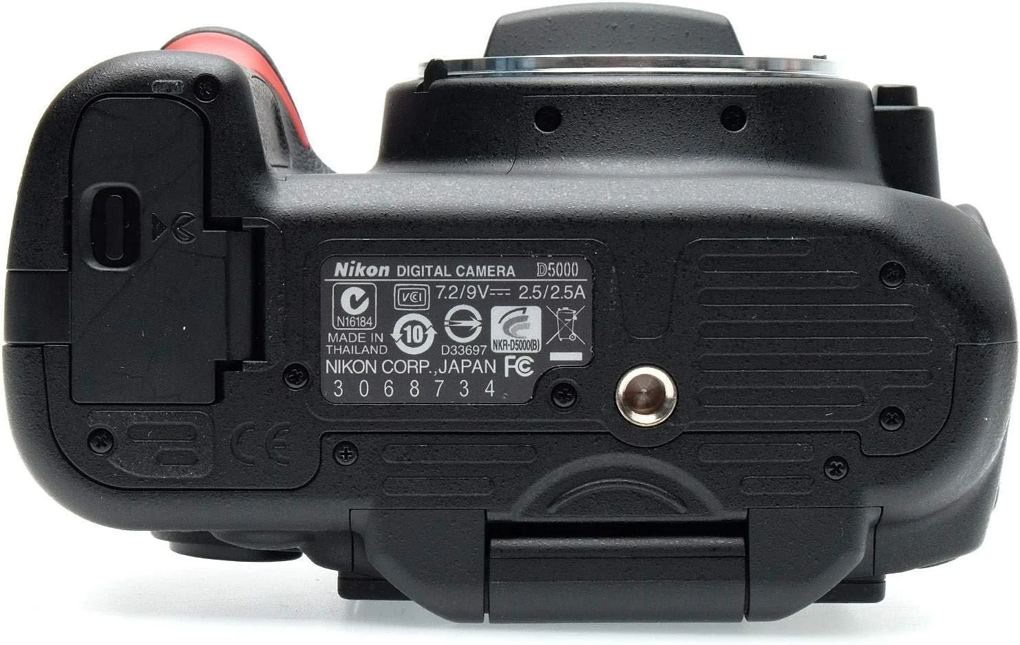 دوربین دیجیتال SLR نیکون D5000 با حسگر 12.3 مگاپیکسل DX و LCD 2.7 اینچی با زاویه متغیر (فقط بدنه) دوربین دیجیتال SLR نیکون D5000 با حسگر 12.3 مگاپیکسل DX و LCD 2.7 اینچی با زاویه متغیر (فقط بدنه)
